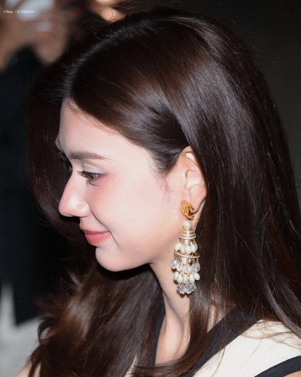 imgoingSoulo's tweet photo. 哥哥的鼻子太挺了🫠
第一眼都看不见这么长一串耳环

#CHANELSS27xLenaMiu
#CHANELSpringSummer
#CHANEL #PFW
#LalinaLena #ลีน่าลลินา https://t.co/LTEoZ7YJpy