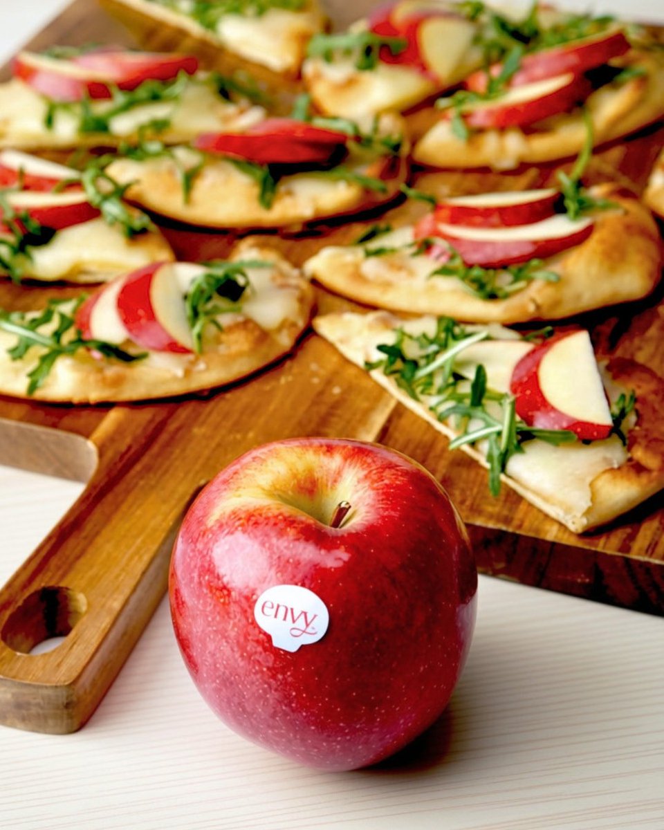 EnvyApples's tweet photo. "Envy apples are so beautiful, crisp, and delicious! You can’t do better than Envy ❤️🍎"
Reach for exceptional — pick up ENVY™ at a store near you today!
https://t.co/PvXWu551xZ
#EnvyApple #ReachForExceptional #apples #DiscoverEnvy #foodforfoodies #realreviews #fallflavors https://t.co/zalXCK1Irv