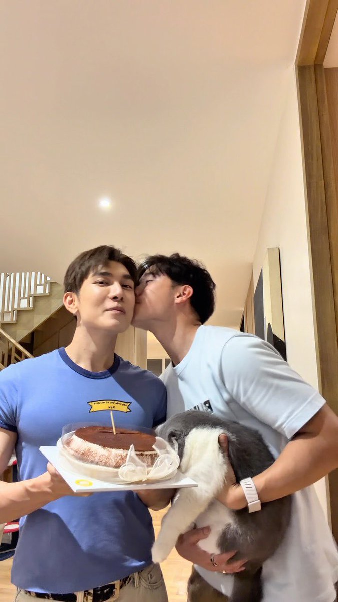 __BeWithU__'s tweet photo. น่ารักมาก 🥹

@MSuppasit #MewSuppasit #มิวศุภศิษฏ์ 
@octotul #Tul_Pakorn #ตุลย์ภากร 
#MewTul #มิวตุลย์ https://t.co/jrP0OaWSmQ