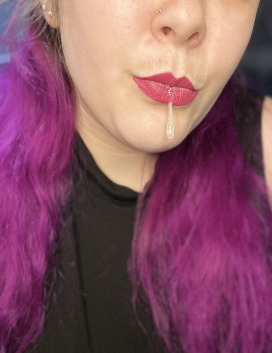 MistressRoxieVi's tweet photo. Your money makes me DROOL 🤤 
So hand over your life savings and watch how quickly your complete financial surrender earns you a permanent place at my feet. 🔮✨💸🖤
Findom #atm #worshipme https://t.co/okMyXfcSY3