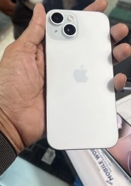 Amazedroaster's tweet photo. “Can you guys tell me which Apple product this is?” 🍎 https://t.co/PthHm6WVpl