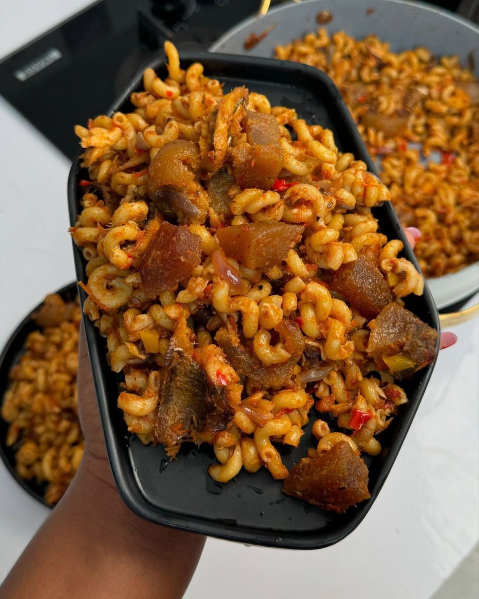 AlimatOladele's tweet photo. Dinner Thread🧵…. Macaroni or Abula?🥰 https://t.co/buIzvV6Wyo