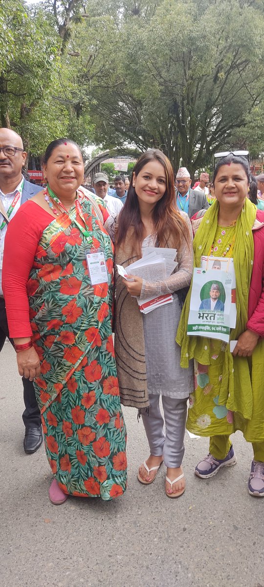 Joshiaasha1's tweet photo. यहाँहरूको अमूल्य मत, साथ र विश्वासको अपेक्षासहित मैदानमा छु। 
आफ्नो अमूल्य मत प्रदान गरी साथ दिनुहुन हार्दिक अनुरोध गर्दछु।
जय नेपाल 🙏🏻 #Binodchaudhary #keepvote #support https://t.co/fPICFOO2QZ