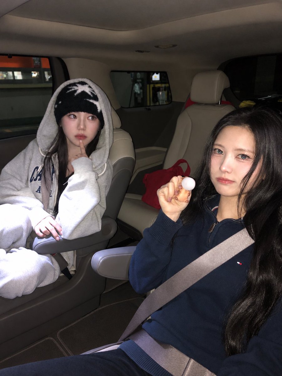 dodree_zip's tweet photo. 261008 fans 🐇 w/ 🐈‍⬛ 📸 (2/3)

#nayeongjoo #나영주
#dodree #도드리 https://t.co/xLKF0tebjI