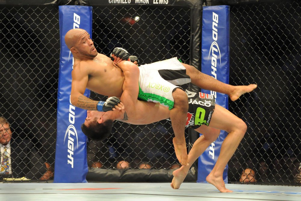MAZDHARMMA's tweet photo. Islam Makhachev when he moved up a weight class vs Demetrious Johnson when he moved up a weight class https://t.co/20yjQDVb66