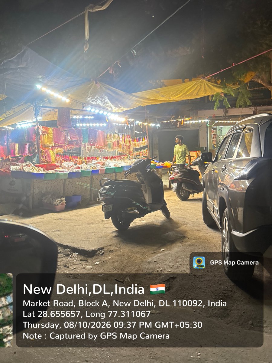 avabcrwa's tweet photo. @drmonikapant ji, @narendramodi ji alone cannot transform India and every elected representative must do their part.

Anand Vihar, Ward 206, elected you and now, as Deputy Mayor, please don’t leave it behind. 

Repeated complaints about encroachments in A Block Market remain unaddressed. Even basic complaints don’t move in MCD. Seva must be visible on the ground, beyond tweets.