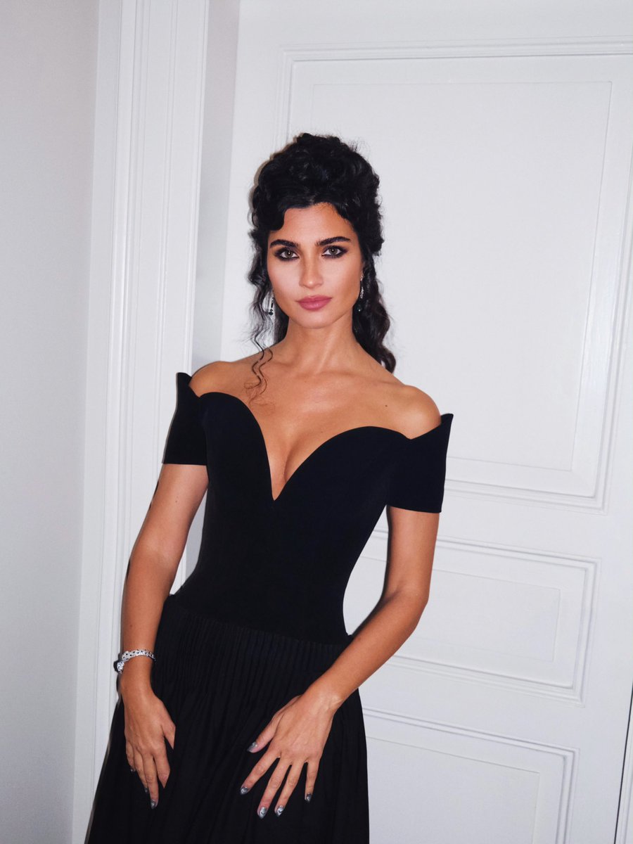 tubabustunkos's tweet photo. Gorgeous🖤✨

#TubaBüyüküstün https://t.co/AeDZFwGRy3