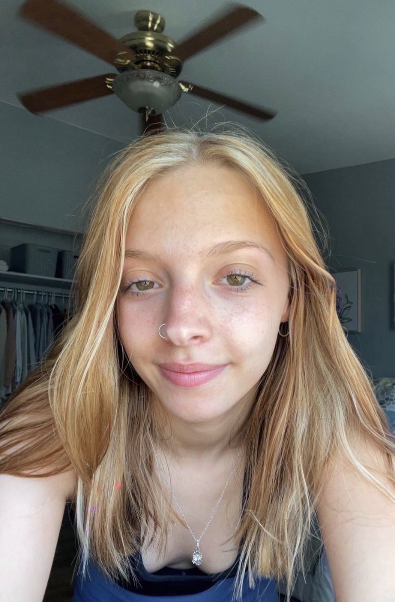 AdamTiny25's tweet photo. Abby, 22 https://t.co/e5ddGDffXY