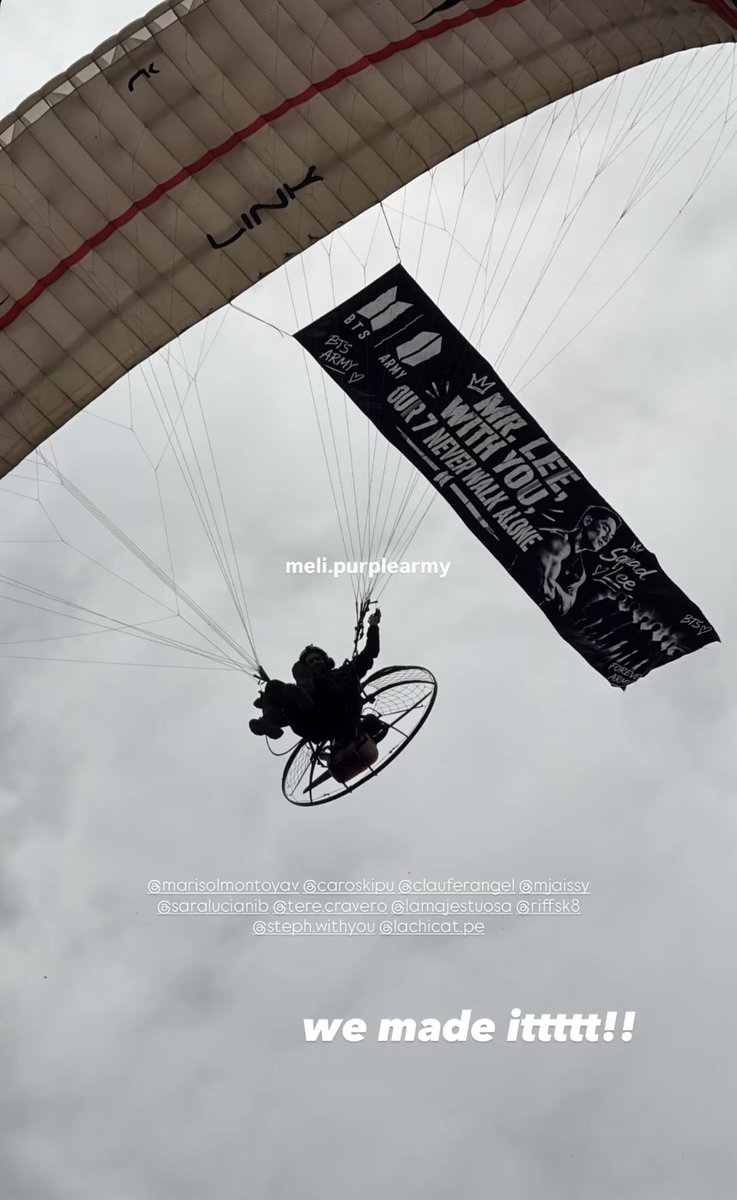 equalitysev7n's tweet photo. TENEMOS PARAPENTE PARA MR. LEE POR SU ARDUO TRABAJO CUIDANDO A LOS CHICOS 

"MR. LEE, CON USTED,
NUESTROS 7 NUNCA CAMINAN SOLOS." https://t.co/8tZhkWiJ72
