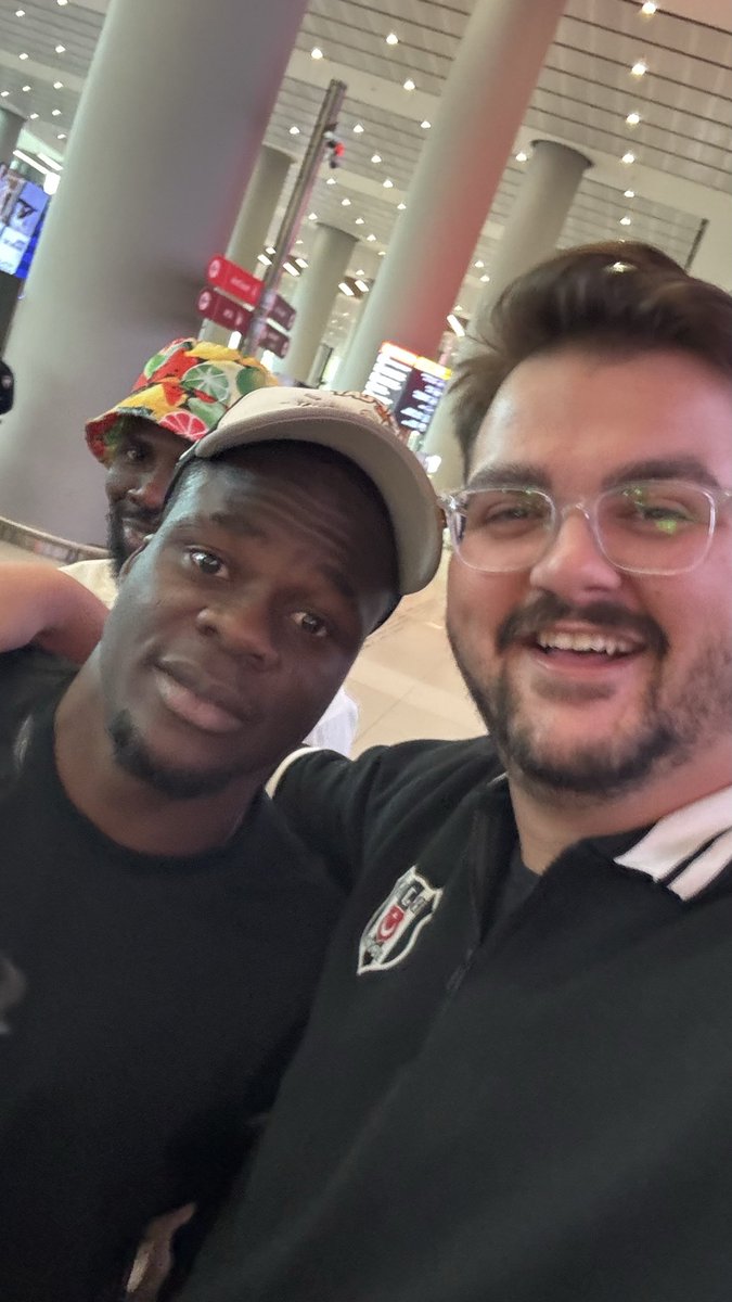 kucukemirlerb's tweet photo. @xtgspor seviyoruz seni güzel adam @Juniorolaitan15 https://t.co/N4hgCyjJGg