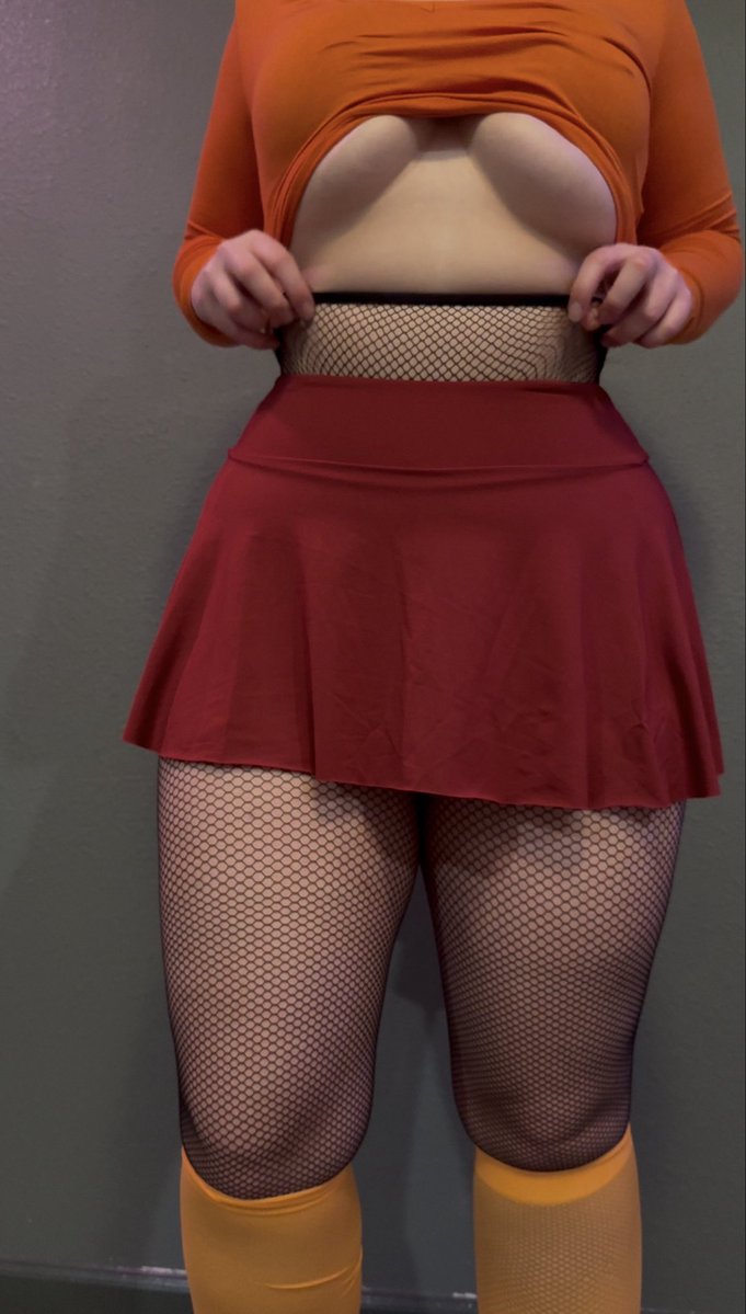 little_vice_'s tweet photo. New to #cosplay … anyone care to guess who I am? 
#nsfwtwt https://t.co/ulJBbqR15w