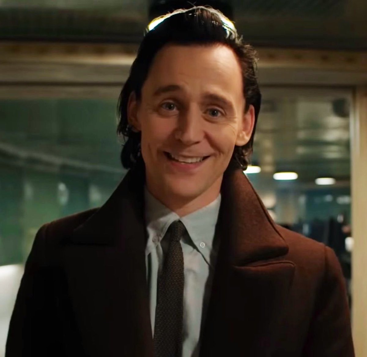 lokiseyez's tweet photo. still crying at the thought that they made this pic canon, my sweet pookie who deserves nothing but happiness :(((( https://t.co/63noupREKz