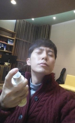 hheo26's tweet photo. 관리하는 남자 극호감 https://t.co/ReM1blmqzo