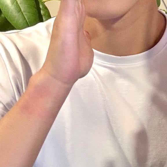 alliworship's tweet photo. 👀😳 https://t.co/efOM5M8z79