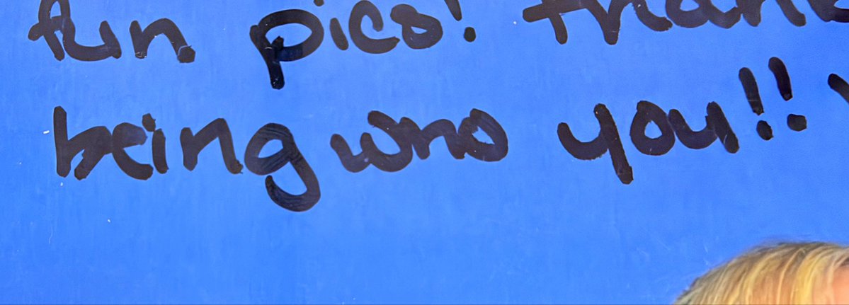 flawlessavre's tweet photo. i love checking my danielle's autographand find typo😂 https://t.co/v6q9H83jd6
