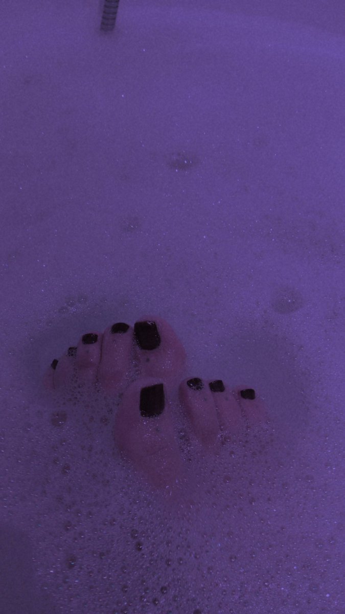ReinedeVelours's tweet photo. Qui est la petite pute qui payer ma facture d’eau ? 

#soumis #pigeon #domina #moneyslave #findom #chantage #dépouiller https://t.co/7XBeGOJXuO