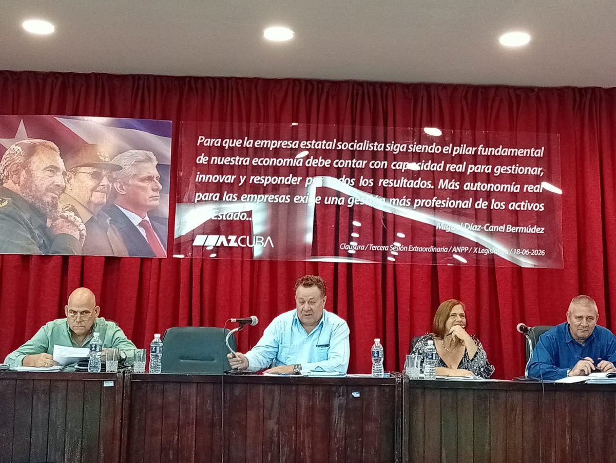CncaAzcuba's tweet photo. Del 1ro. al 3 de octubre transcurrió el programa de capacitación a directores generales del @GAzcuba, para la implementación de las transformaciones económicas y sociales, y su concreción en el plan del  año 2027. #Azucareros #Cuba #CNCA https://t.co/aOs3g4EPIE