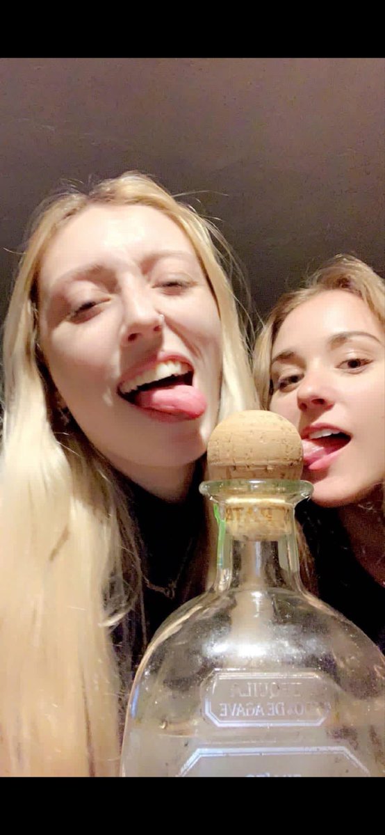 JohnFrankRocket's tweet photo. Anyone else just love my daughters slut friends https://t.co/EAjyWXZrmY
