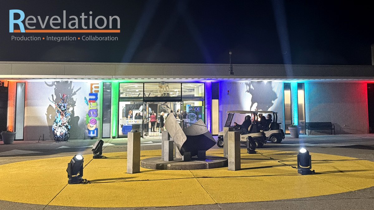 Rev_Prod's tweet photo. Don’t forget the spotlights! Outdoor lights do more than brighten your event—it adds that extra WOW that creates excitement, and transforms the atmosphere after dark. From dramatic uplighting to powerful spotlights, the right lighting can take an event from great to unforgettable https://t.co/adomBdkL42