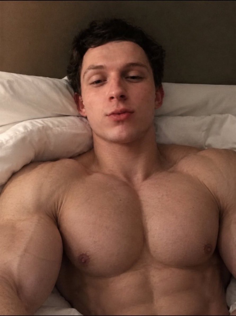 l0wkeybaked's tweet photo. Tom holland goons like this all day long when he’s home alone 😵‍💫 https://t.co/lVGyjCtDNl
