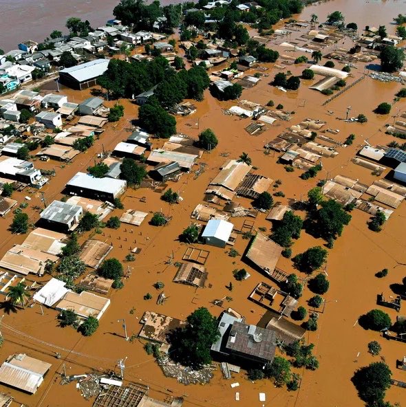 choquei's tweet photo. 🚨BRASIL: Fortes chuvas deixam Rio Grande do Sul em alerta de inundações. https://t.co/2Z9DoNxP0q