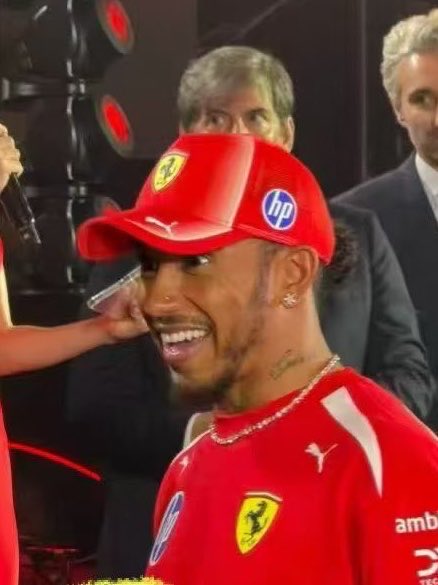 lixiibelle's tweet photo. felix and lewis’s reactions to meeting each other are frying me 

FELIX FERRARI NIGHT
#FELIXxFerrari #FELIX https://t.co/Uv2aoW4Nz8