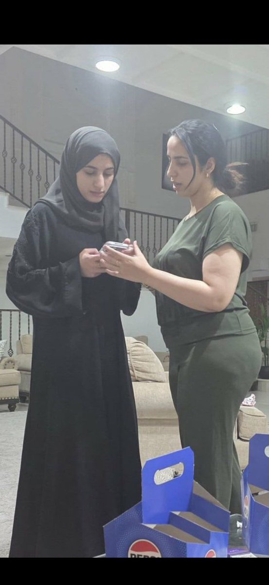 Gavatalk's tweet photo. تابعوا منشوراتي، ثم راسلوني مباشرةً كصبي عربي يائس. كل فيديو وصورة تراها تخيل والدتك وأختك، هذه هي القاعدة!���� https://t.co/ZgZJWxwQ7y