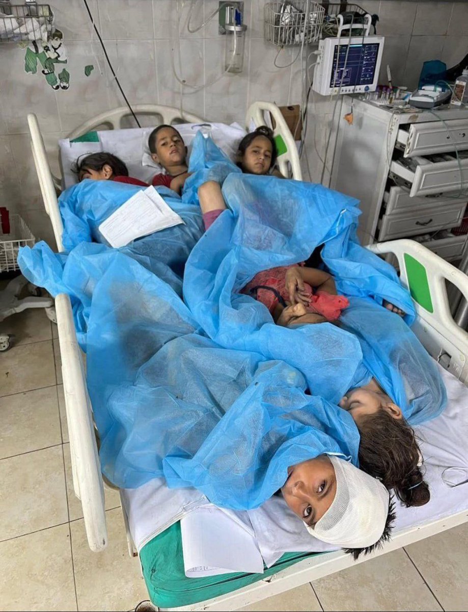 ros_sara2002's tweet photo. Please save the children of Palestine. https://t.co/REKw5jvlSa