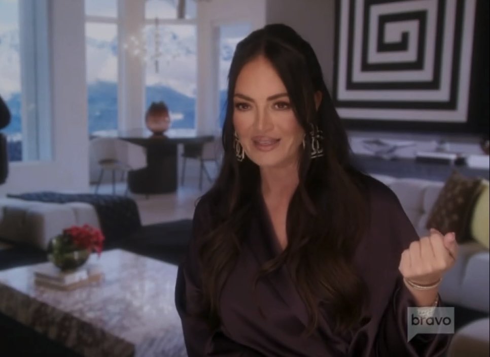 RankedReal's tweet photo. Why she kinda giving Monica Bellucci in some Italian arthouse movie here tho? #RHOSLC https://t.co/zVW9YjgTwF