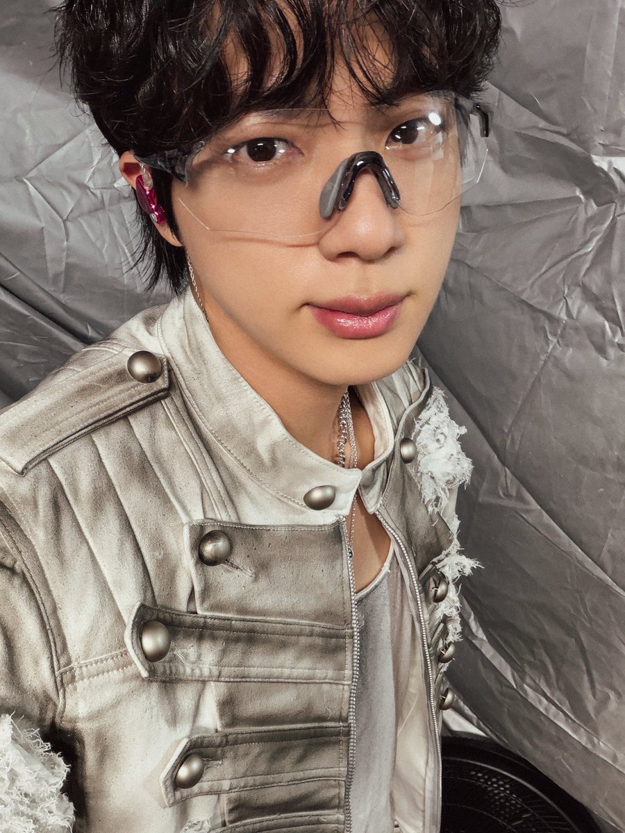 Jiniya1204's tweet photo. Seokjin posted on Weverse 🌟

#Jin #방탄소년단진 https://t.co/JCtnlRyyjz
