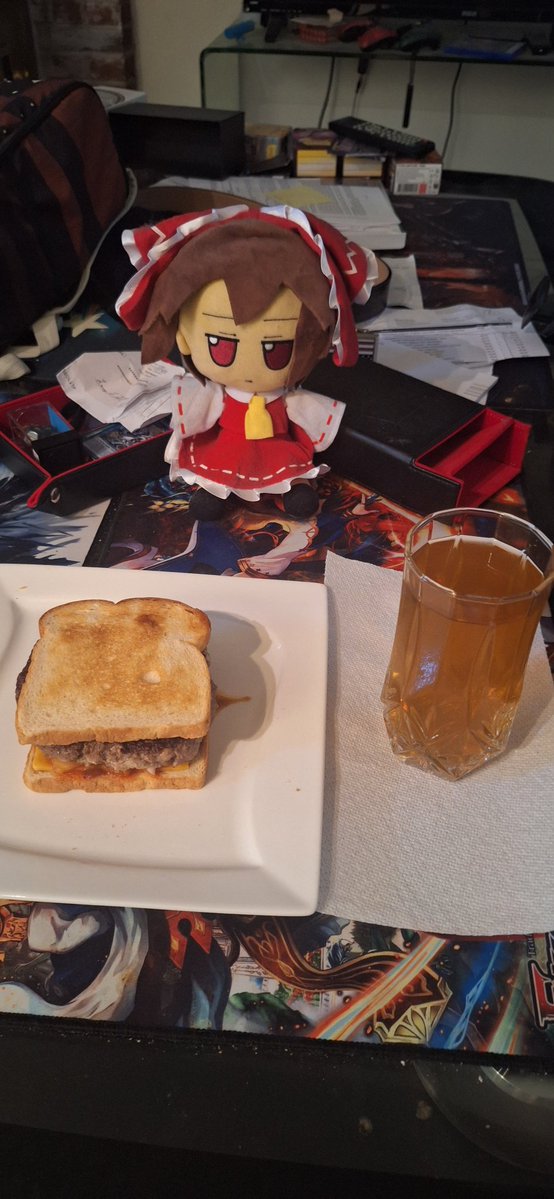 ColtSchiffer's tweet photo. Bootleg Raymoo gets extra spicy borgar with kimchi and taco sauce. 
Never kys https://t.co/4S7Ian5WTI