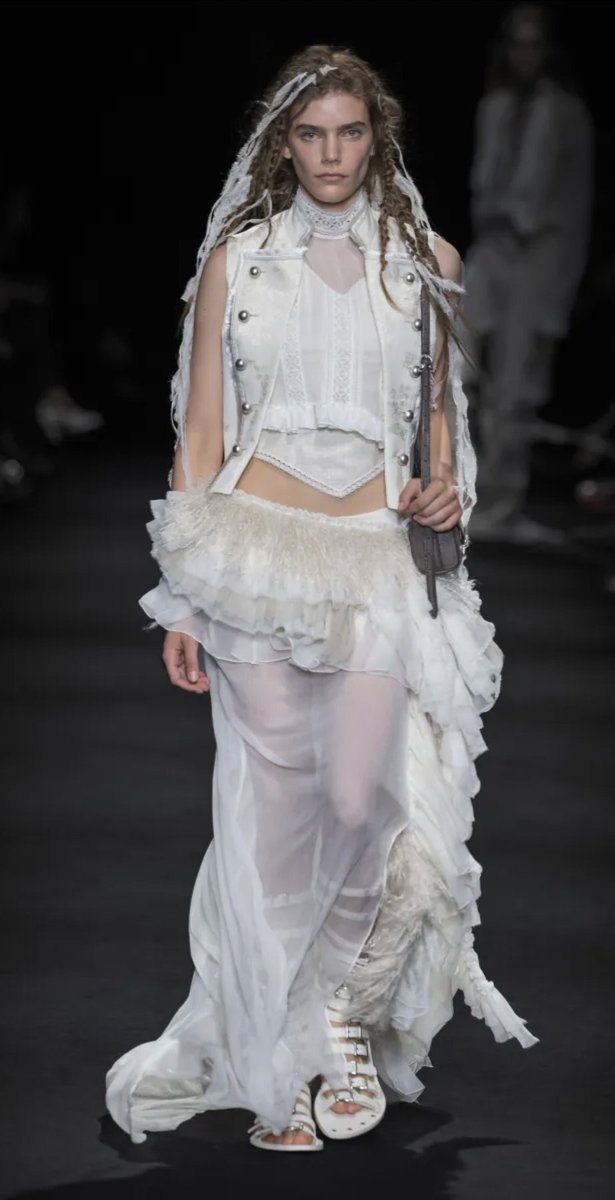 rosev1207's tweet photo. Ann Demeulemeester: Spring 2027 RTW PFW Collection https://t.co/I5uAqlmnUY