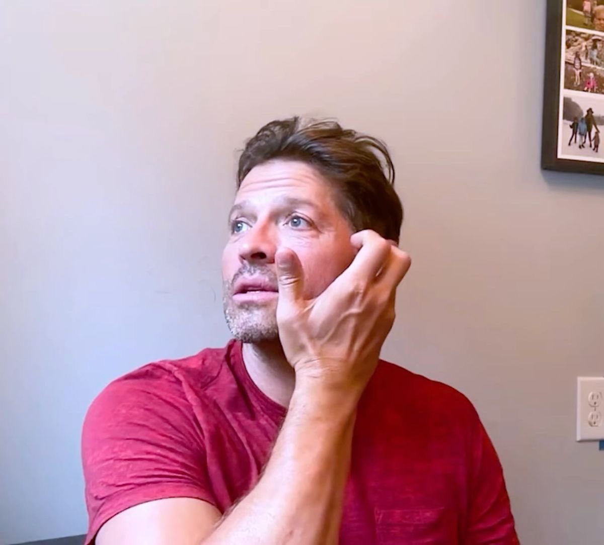 inaisconfused's tweet photo. Those hands 🫠 https://t.co/ixXGqzpdxs