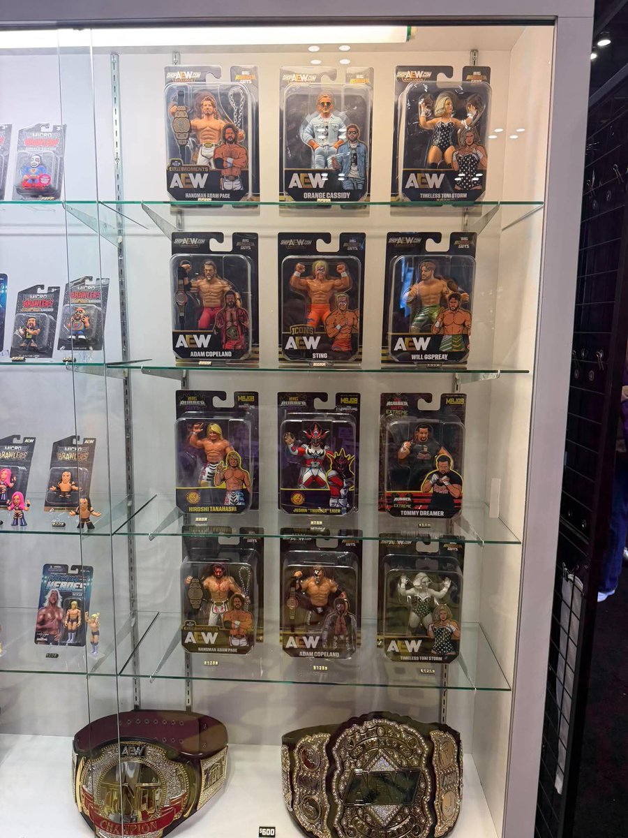 CollectMajor's tweet photo. Are you attending #NYCC and need BRGs? Stop by the @PWTees booth!

#CollectMajor
#ScratchThatFigureItch https://t.co/ZH5Ms6H4PD