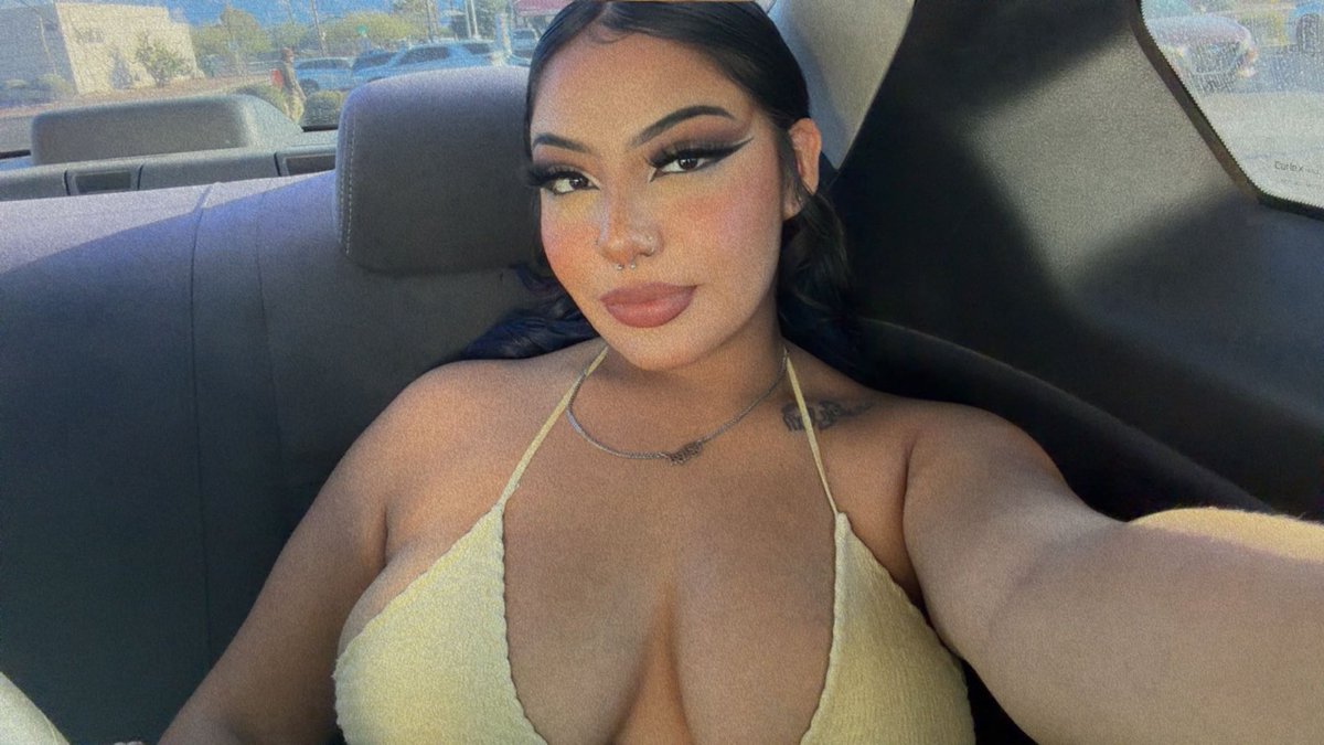 x_chinitax's tweet photo. Lovely in yellow 🌼 https://t.co/sVl9lgMfAg