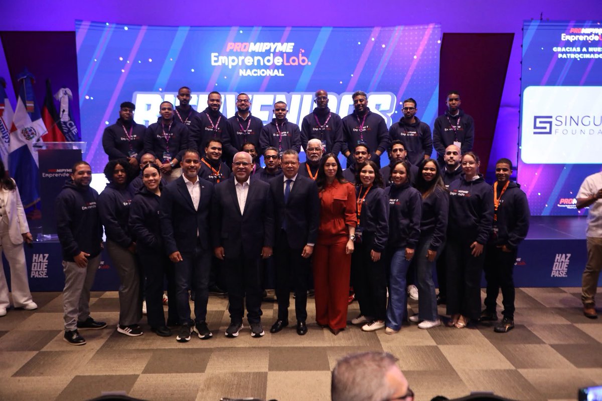 Promipyme_RD's tweet photo. ¡La máxima expresión de energía, alegría, entusiamo y apuesta por la INNOVACIÓN! Que ustedes permitan a Promipyme ser parte de sus sueños en construcción 🚧 ¡UN HONOR! 🚀🇩🇴❤️ #EmprendeLAB2026 https://t.co/NEZS7vfHfx