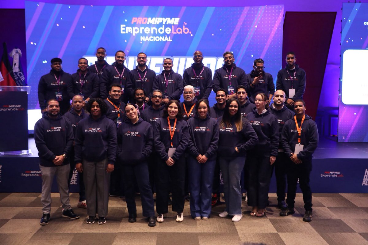 Promipyme_RD's tweet photo. ¡La máxima expresión de energía, alegría, entusiamo y apuesta por la INNOVACIÓN! Que ustedes permitan a Promipyme ser parte de sus sueños en construcción 🚧 ¡UN HONOR! 🚀🇩🇴❤️ #EmprendeLAB2026 https://t.co/NEZS7vfHfx