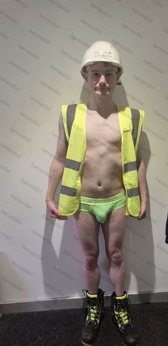 BarrassSol's tweet photo. Just alittle bit of fun with some of my workwear i had to hand. With my jockmail briefs and Buckbootz https://t.co/pQg1rHpO9D