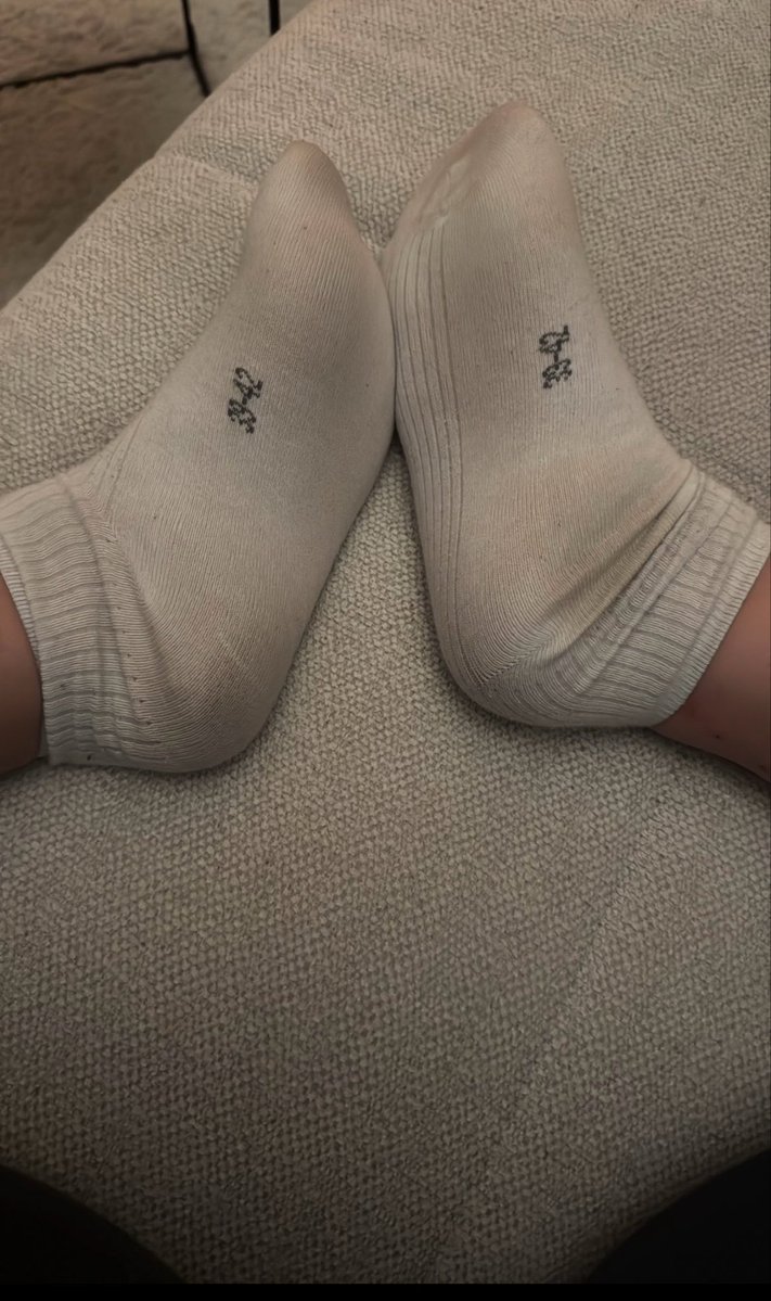 Secretlady4962's tweet photo. Interesse an meinen lange getragenen Socken ?? 

Sie haben meinen Geruch kannst du dir vorstellen wie das duftet . Dm me wenn du sie haben willst https://t.co/igXfAVc75T