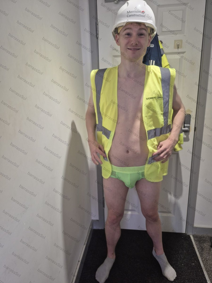 BarrassSol's tweet photo. Just alittle bit of fun with some of my workwear i had to hand. With my jockmail briefs and Buckbootz https://t.co/pQg1rHpO9D