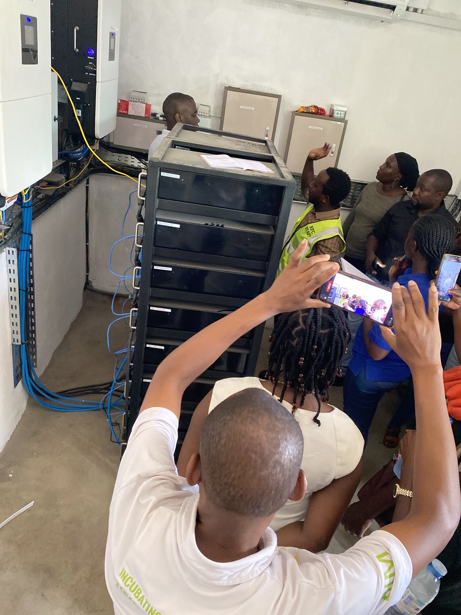 Contractor39087's tweet photo. A great learning trip to Kasese under the Ministry of Energy, exploring renewable energy, solar technologies, agriculture & waste-to-energy solutions. Inspired by Ugandaβs green potential! πΊπ¬π±β‘β»οΈ #RenewableEnergy #Kasese #GreenUganda https://t.co/bBETiiQyUE