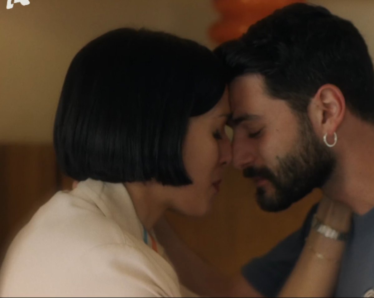 agirlsgirlll's tweet photo. δεν υπάρχουν λόγια. 
#mpampasagapo https://t.co/297Ql1PEvn