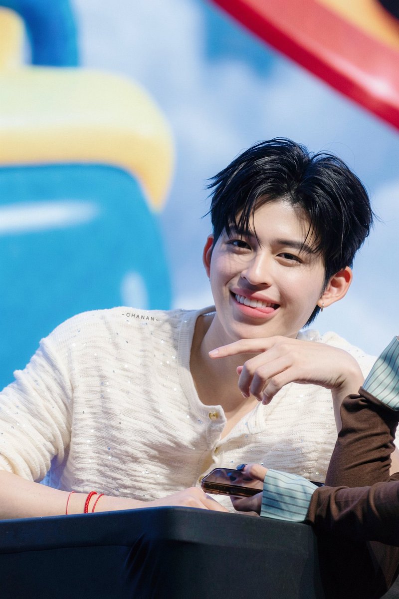 bluebluebuu's tweet photo. นี่กดเซฟทุกครั้งที่เห็นเลย📥🥺🤲🏻 ปอนด์คุโรมิน่ารักที่สุดในโลกจริง ๆ t ㅡ t https://t.co/iYzCm6bmKn
