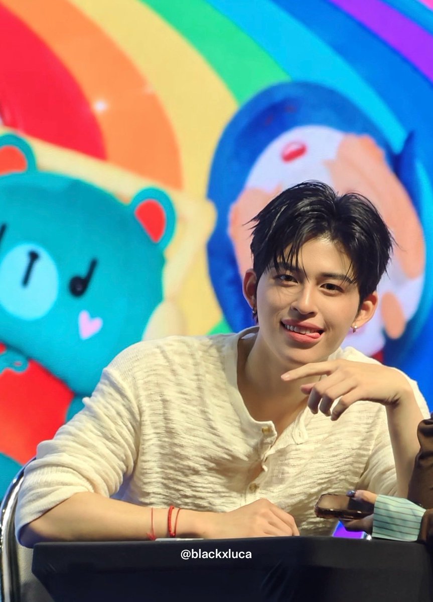 bluebluebuu's tweet photo. นี่กดเซฟทุกครั้งที่เห็นเลย📥🥺🤲🏻 ปอนด์คุโรมิน่ารักที่สุดในโลกจริง ๆ t ㅡ t https://t.co/iYzCm6bmKn