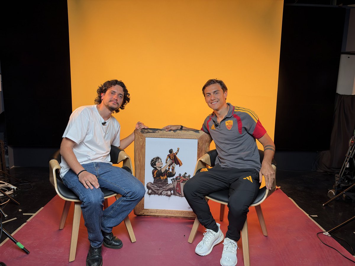 AliprandiJacopo's tweet photo. Ho avuto il piacere di documentare per il Corriere dello Sport l’incontro a Trigoria tra #Dybala e #Drugi

Un incontro voluto fortemente da Paulo dopo aver visto il murale di Drugi dedicato alla Joya ⬇️ https://t.co/N9XN7xDwn8
