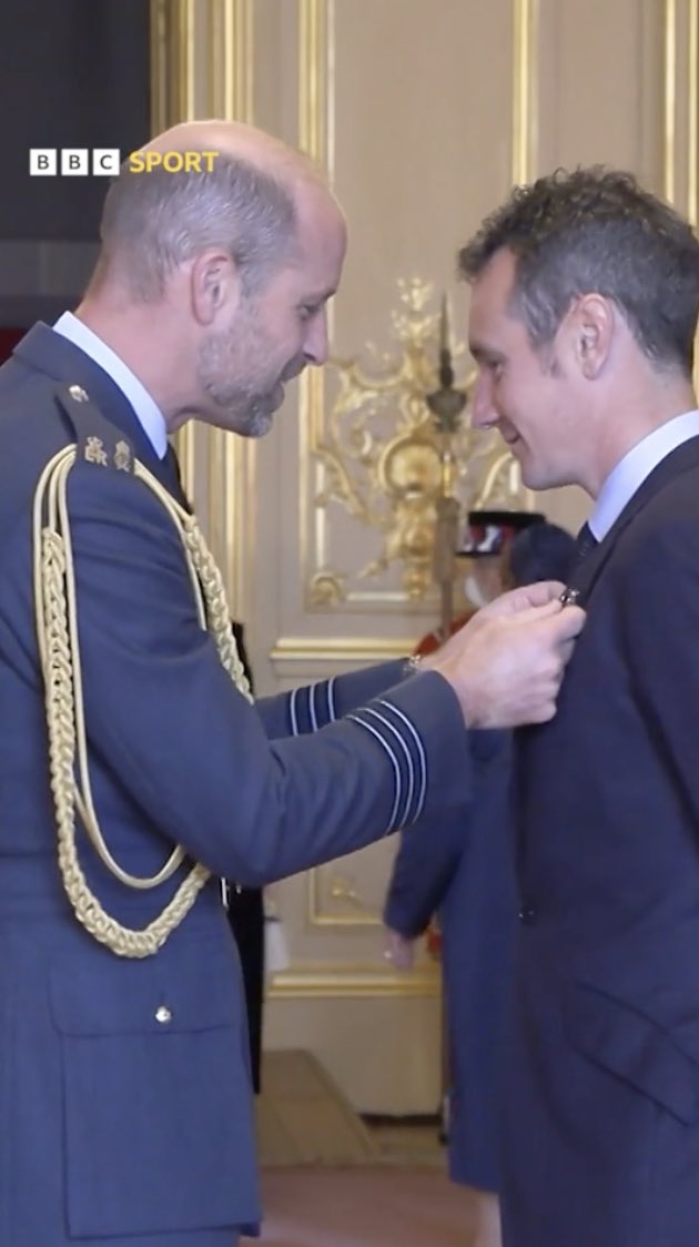 kyriakosel's tweet photo. The triathlon legend @AliBrownleetri is awarded an OBE by Prince William, Prince of Wales

The only triathlete to win two individual Olympic gold medals

Congrats Al! https://t.co/hOQ8ZjXIFW