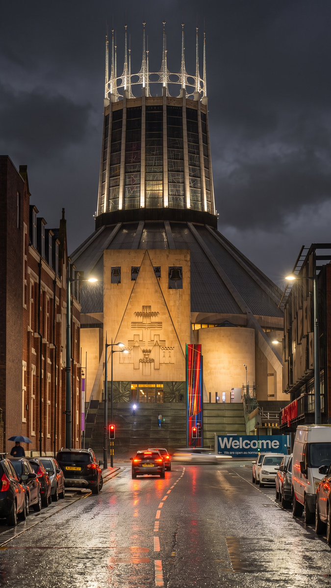 LiverpoolVista's tweet photo. Hope Street and Liverpool Metropolitan Cathedral of Christ the King. https://t.co/91PiVOpHd3