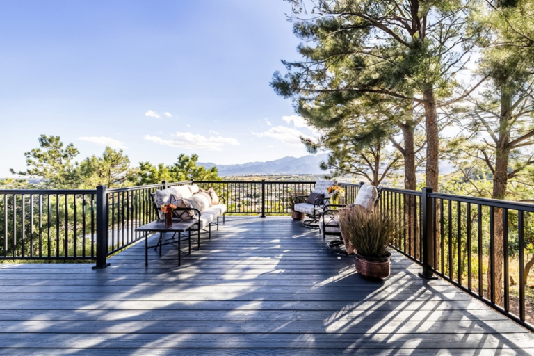 builderonline's tweet photo. Railings shouldn't be an afterthought.

They impact installation, durability, code compliance, and homeowner satisfaction.

A simple 3-step framework can help builders make smarter deck specifications.

👉 Learn how: https://t.co/P6GJILDlR7

#ZondaMediaIntel #Sponsored #Envision https://t.co/4wV9R4JEjo