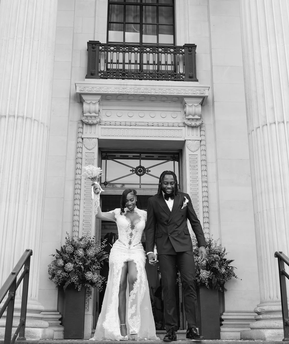 AthleteVanity's tweet photo. Antoine Semenyo and Jordeen Buckley are now married 🥹❤️ https://t.co/qA6bqJMogB