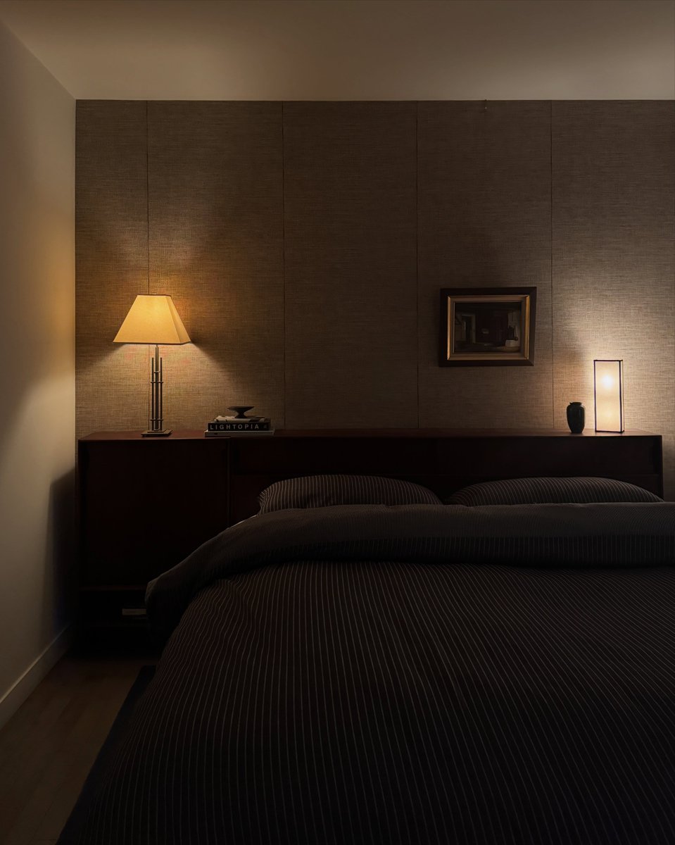 interiorsuckerr's tweet photo. Moody apartment in NYC https://t.co/GLRsIeX85B